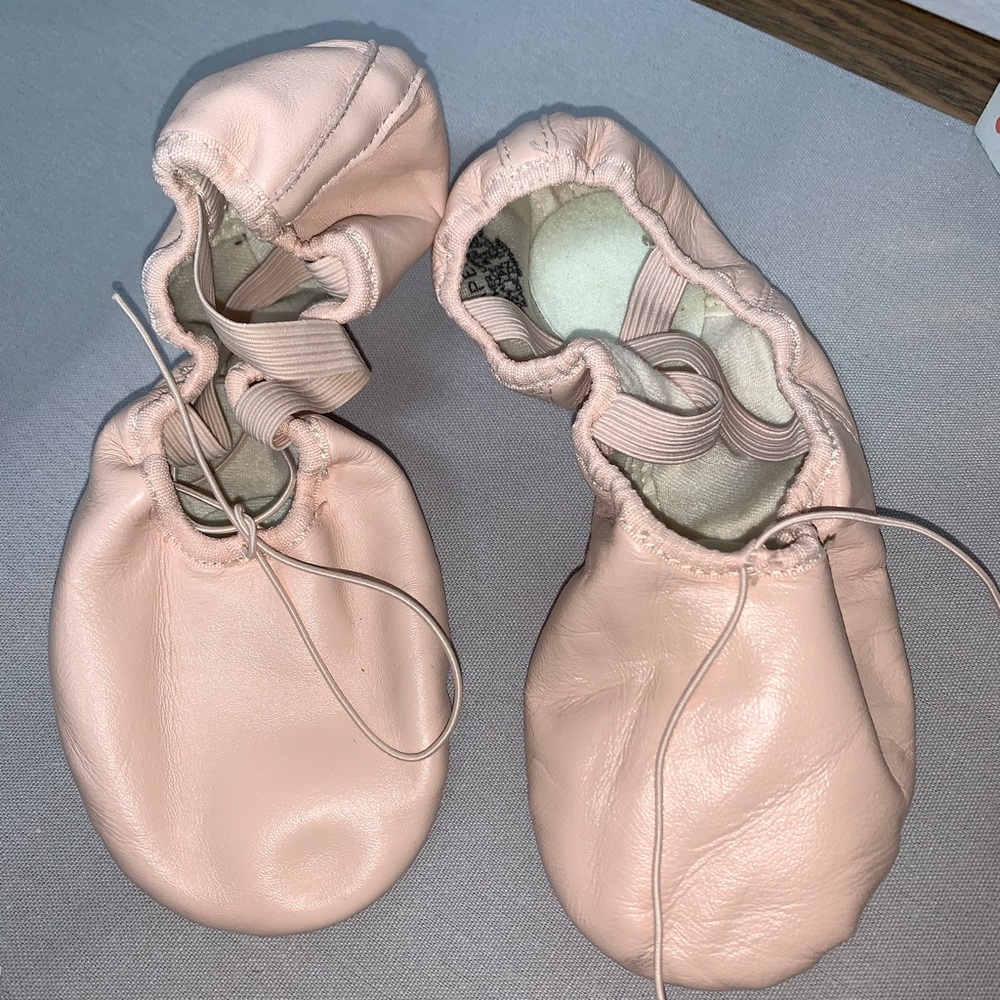 Brand new !!! Women’s size 9 Capezio